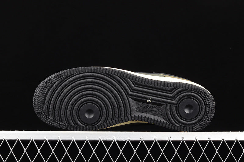 Nike Air Force 1 Low Undefeated Ballistic Dunk vs AF1