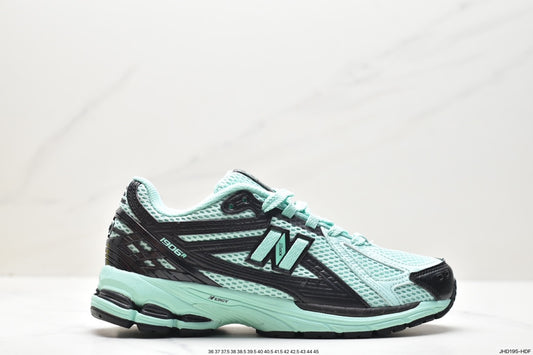 New Balance 1906R size? Exclusive Green Black