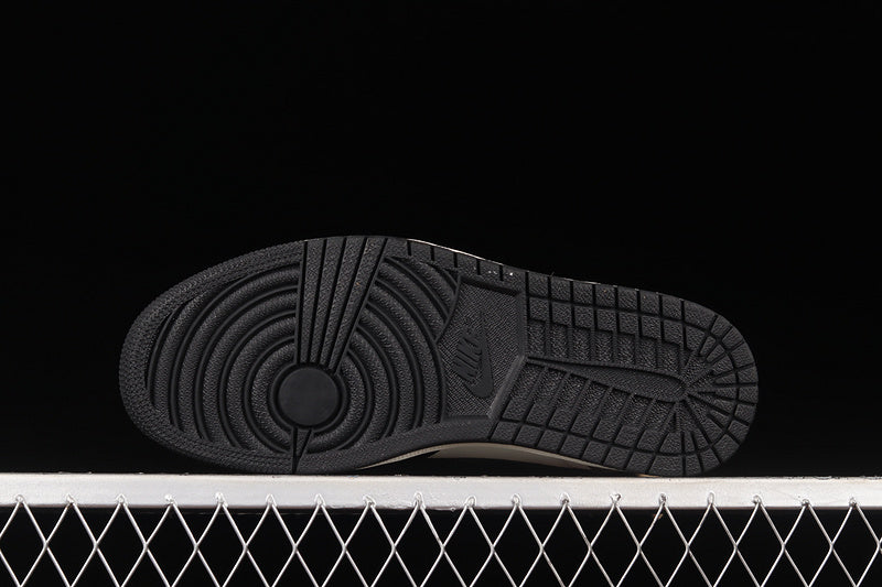 Jordan 1 Retro High Dark Mocha