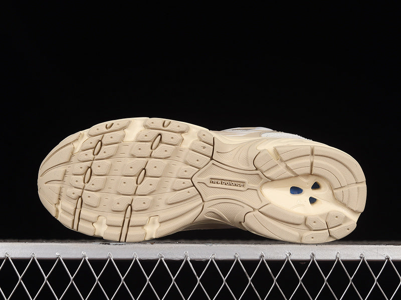 New Balance 530 Beige Angora