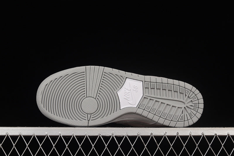 Nike SB Dunk Low Ishod Wair Flat Silver