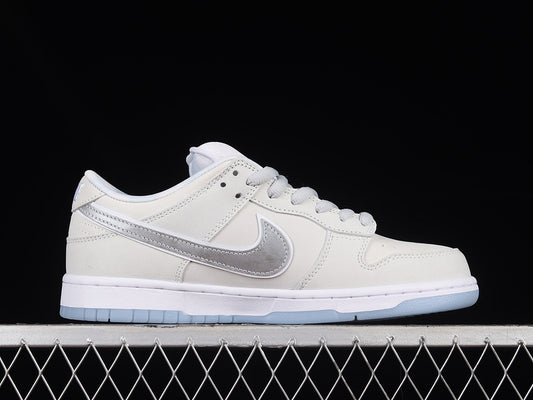Nike SB Dunk Low White Lobster (Friends and Family)
