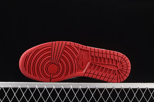 Jordan 1 Retro High Patent Bred