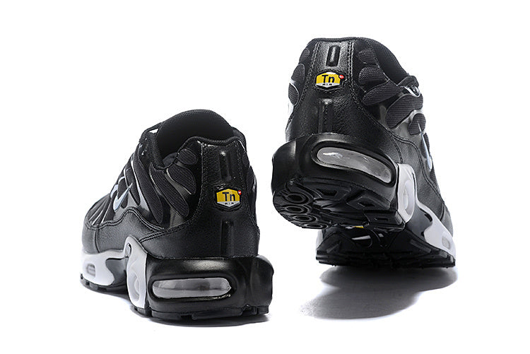 Nike Air Max Plus Overbranding Black