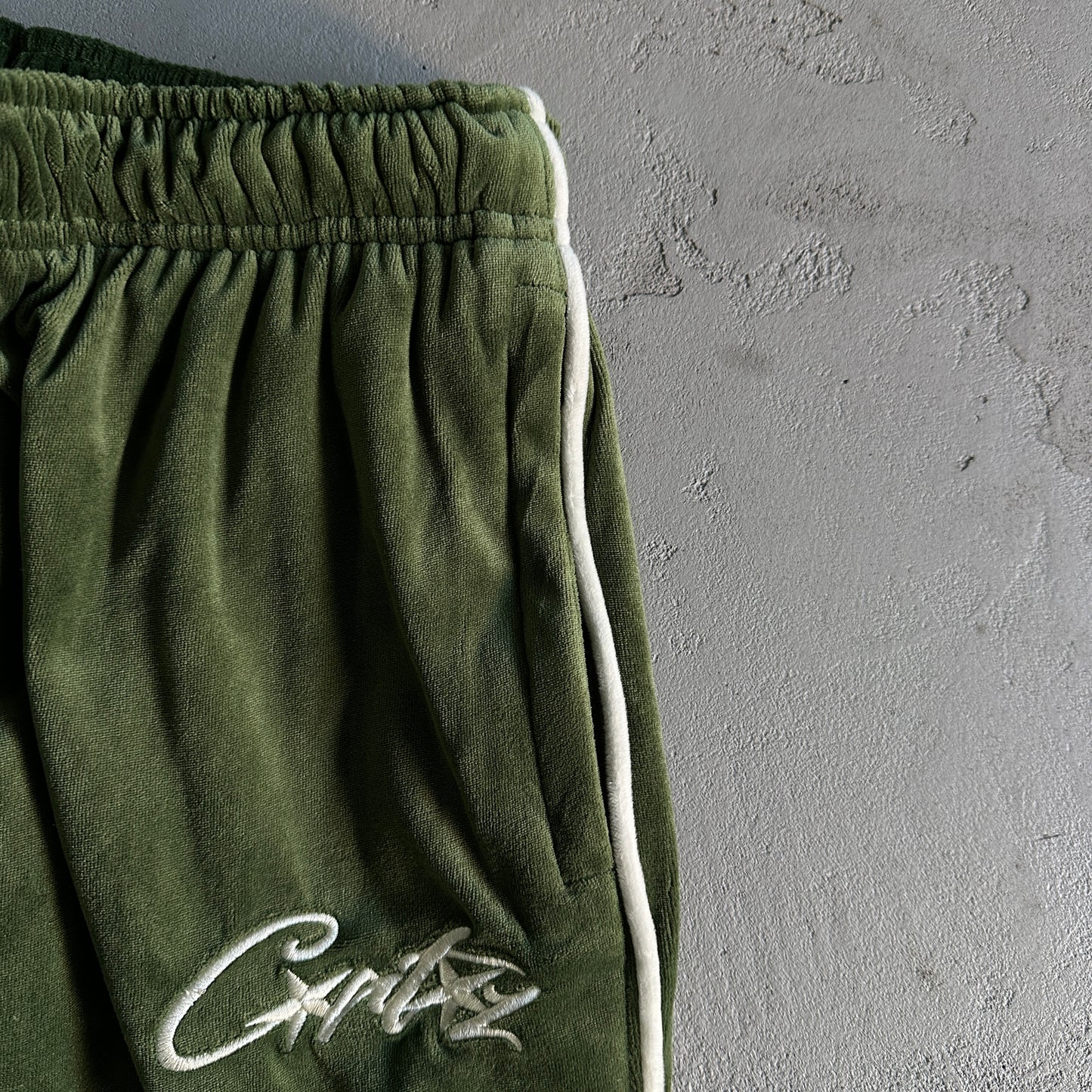 Corteiz VVS Velour Bottoms Green