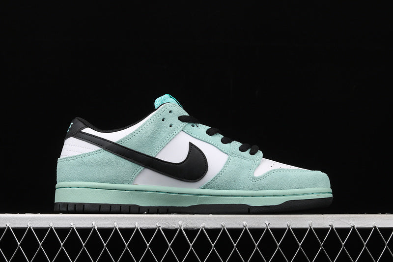 Nike SB Dunk Low Sea Crystal