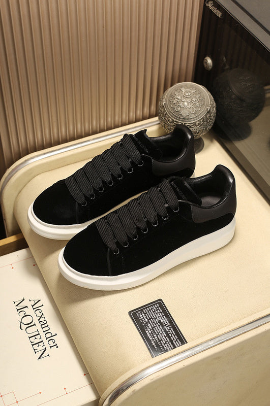Alexander McQueen Oversized Smooth Black