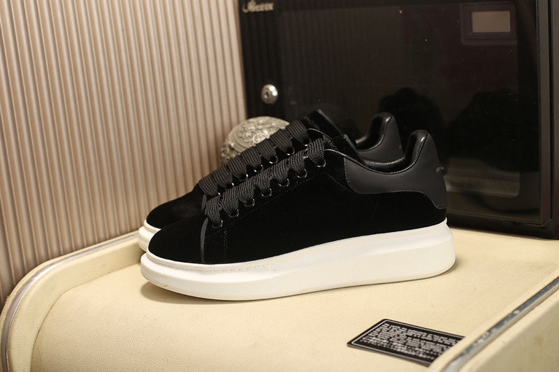 Alexander McQueen Oversized Smooth Black