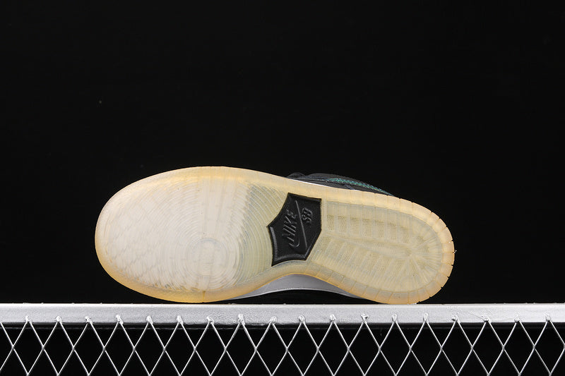 Nike SB Dunk Low Sparkle Oil Spill