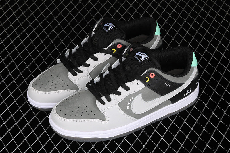 Nike SB Dunk Low VX1000