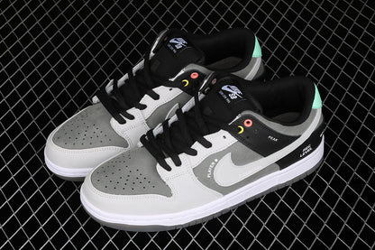 Nike SB Dunk Low VX1000