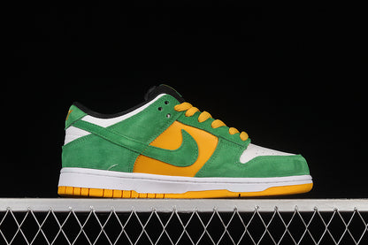 Nike SB Dunk Low Bucks